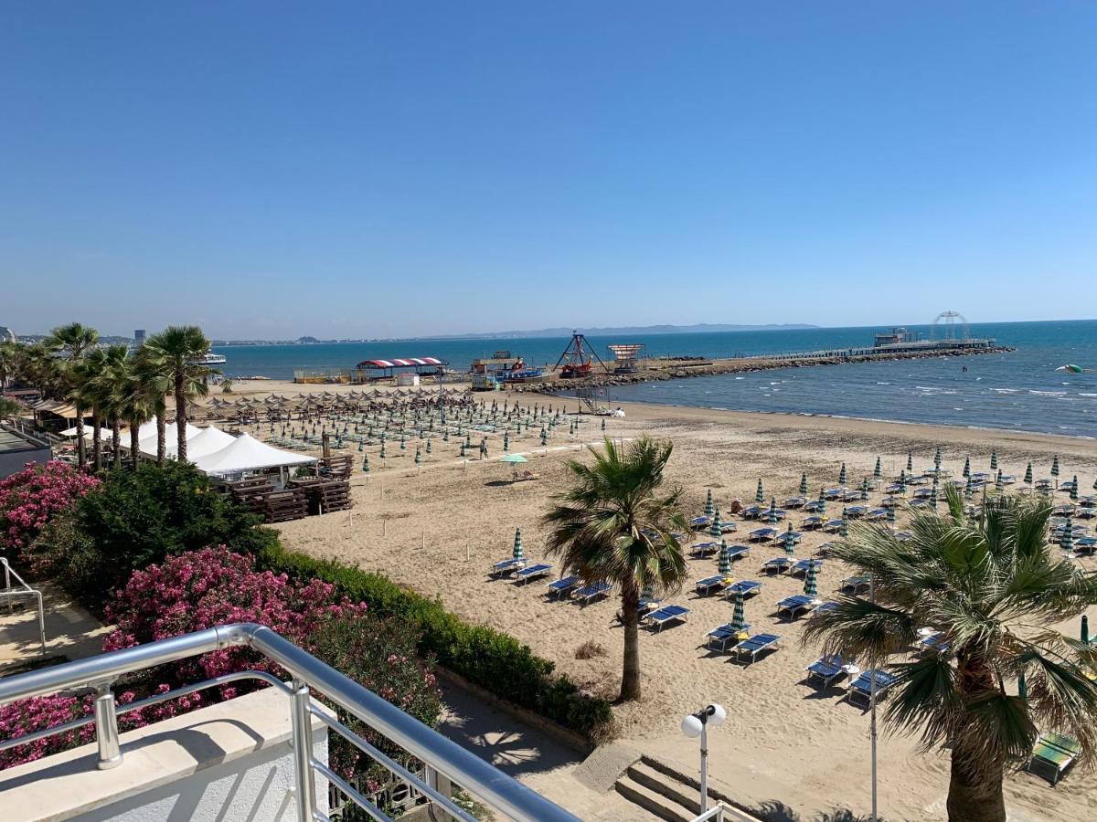 Wave Beachfront Apartments Durres Ngoại thất bức ảnh