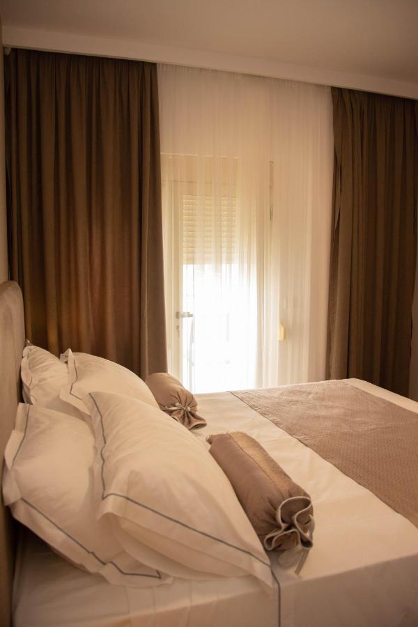 Wave Beachfront Apartments Durres Ngoại thất bức ảnh