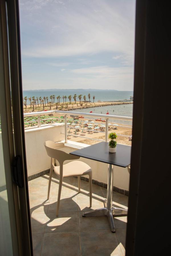 Wave Beachfront Apartments Durres Ngoại thất bức ảnh