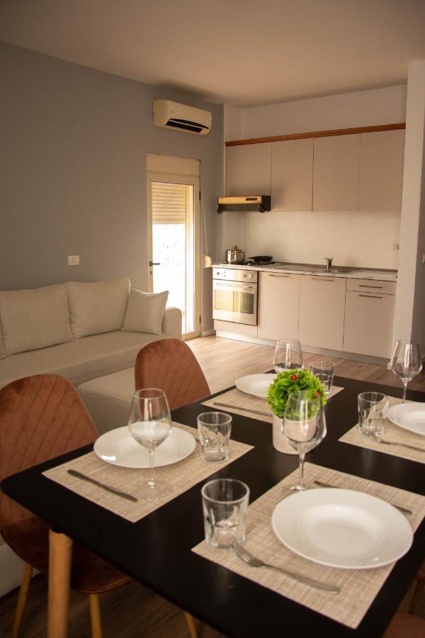 Wave Beachfront Apartments Durres Ngoại thất bức ảnh