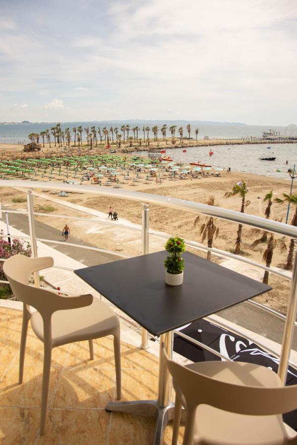 Wave Beachfront Apartments Durres Ngoại thất bức ảnh