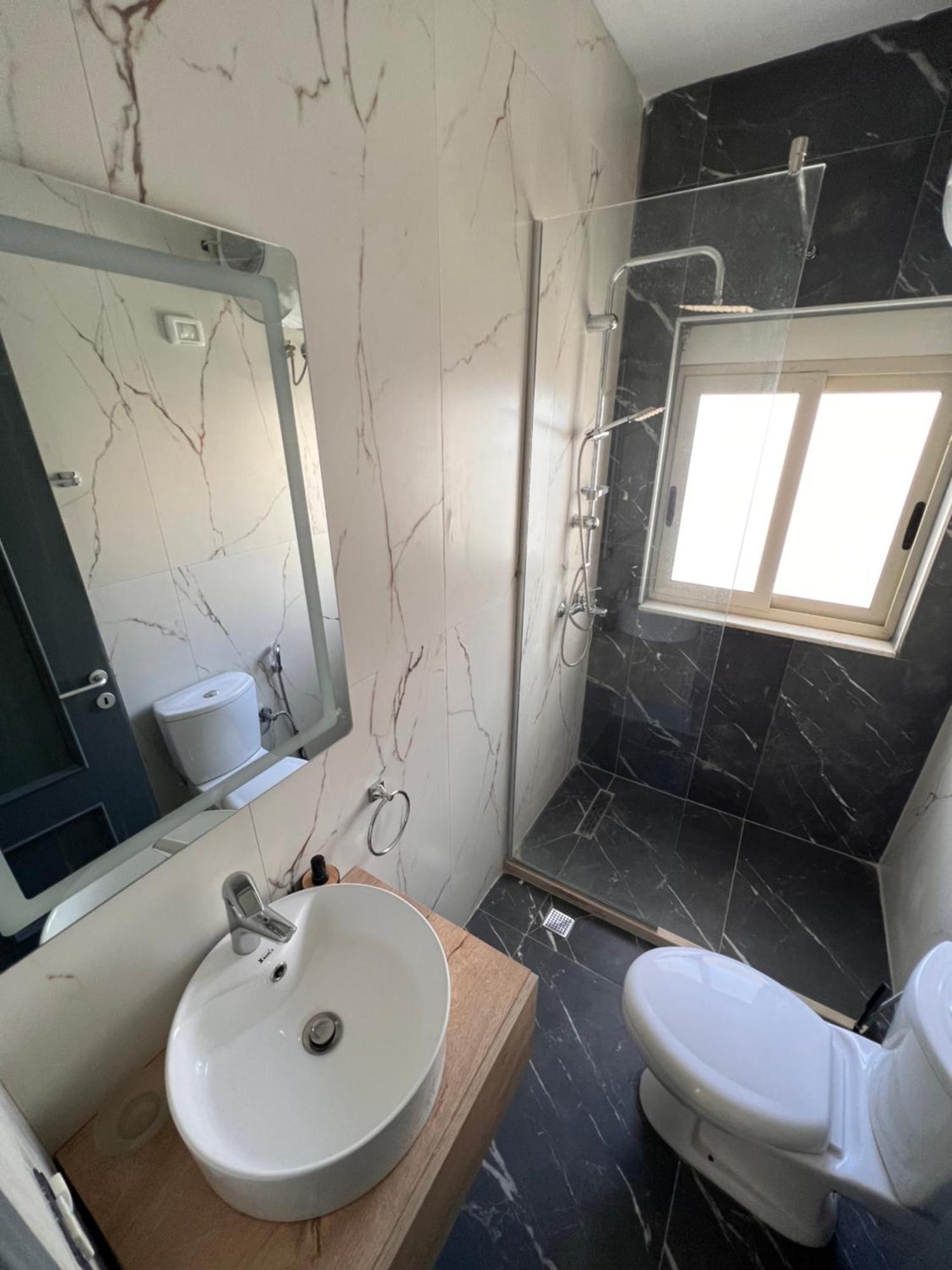 Wave Beachfront Apartments Durres Ngoại thất bức ảnh