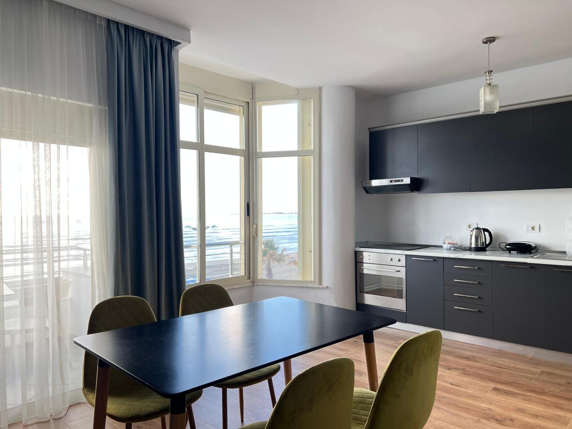 Wave Beachfront Apartments Durres Ngoại thất bức ảnh