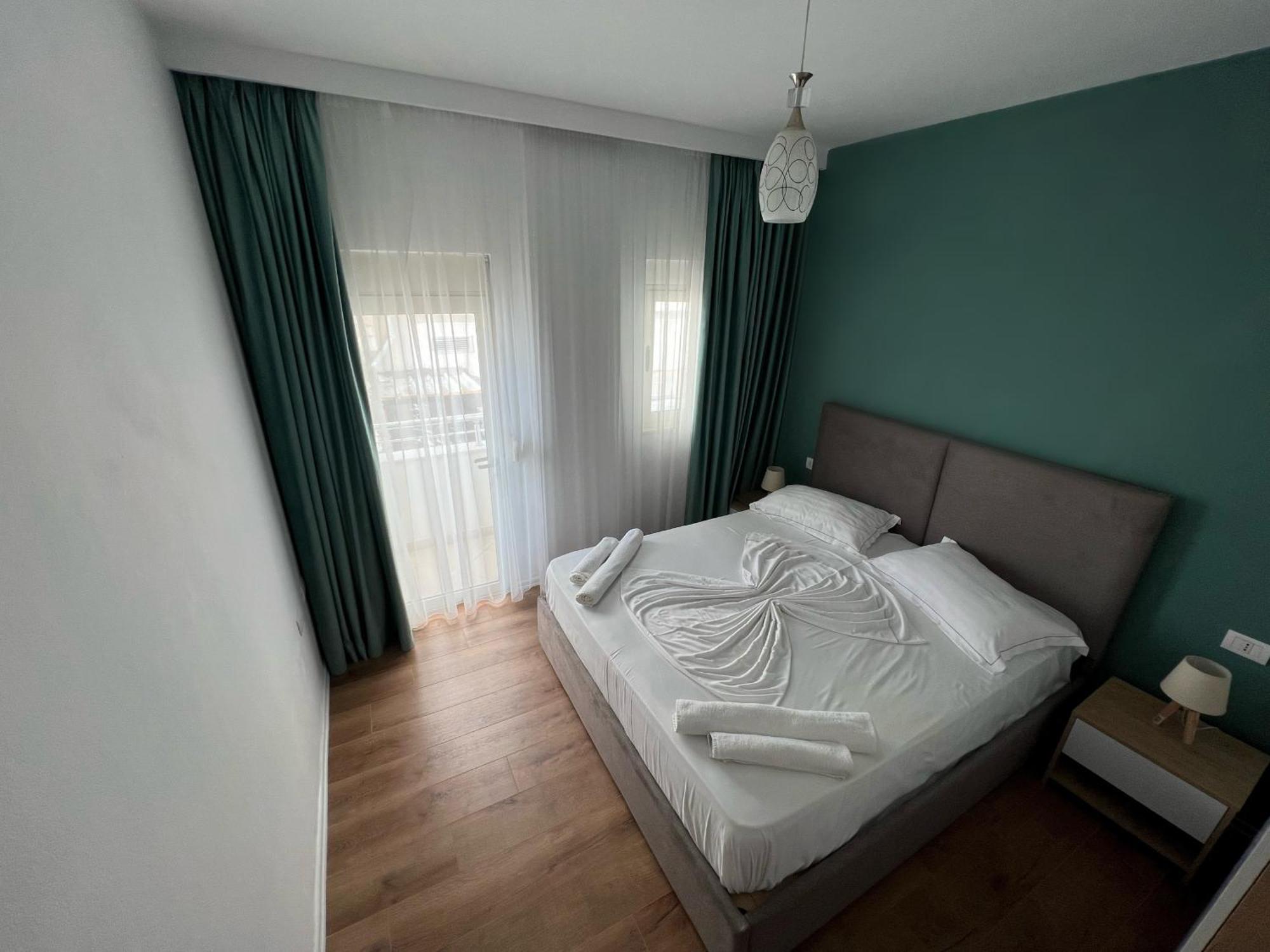 Wave Beachfront Apartments Durres Ngoại thất bức ảnh