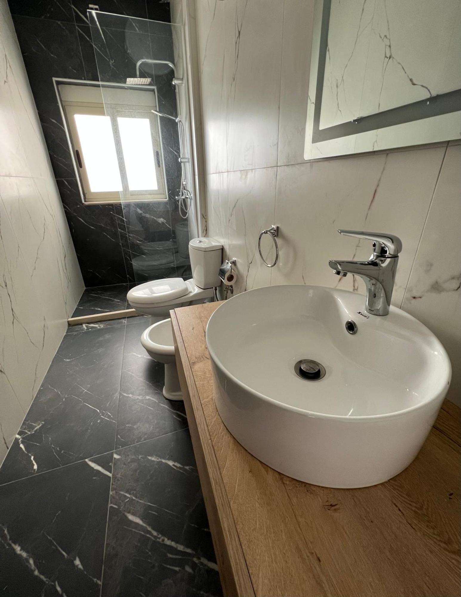 Wave Beachfront Apartments Durres Ngoại thất bức ảnh