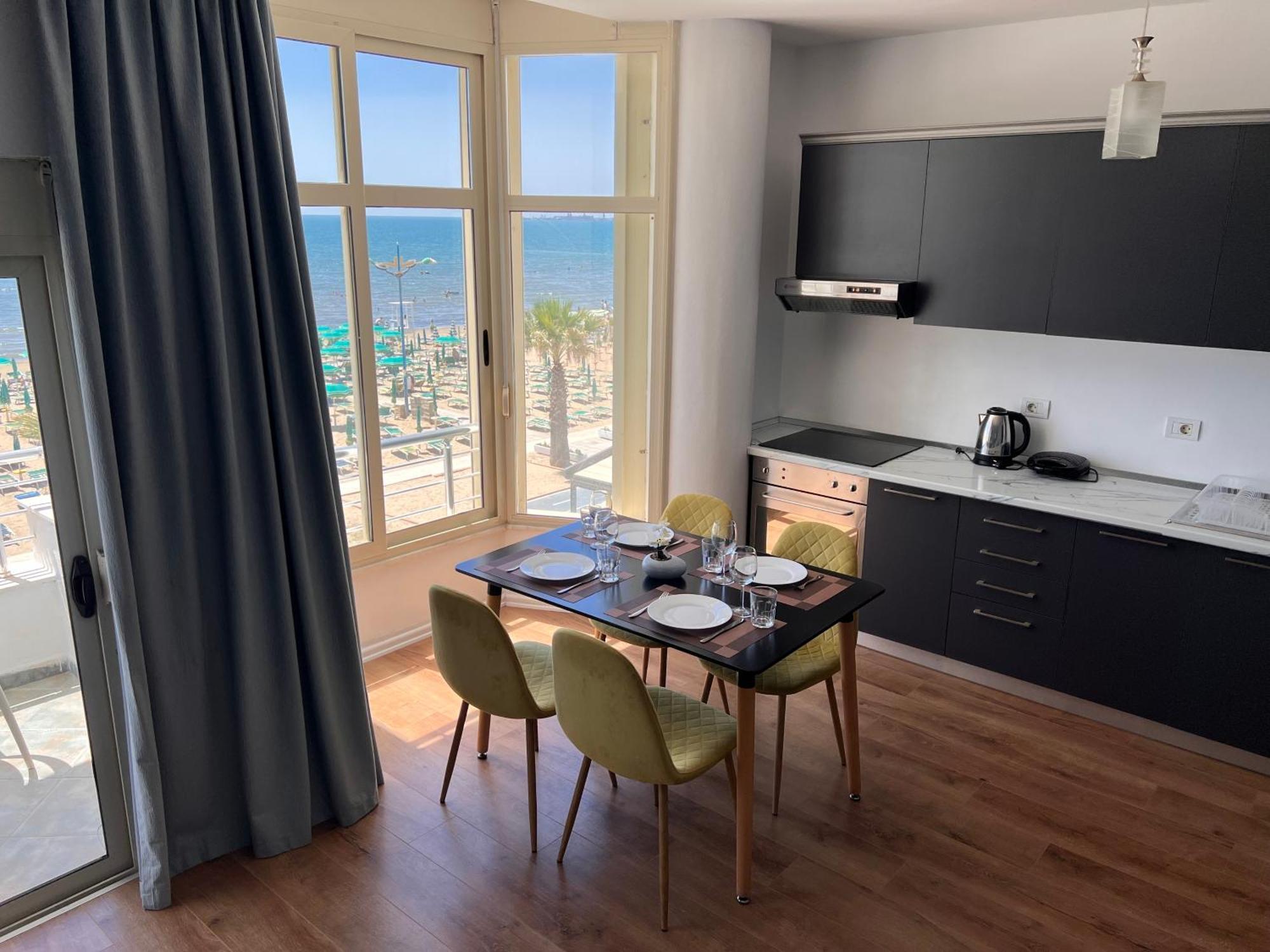 Wave Beachfront Apartments Durres Ngoại thất bức ảnh